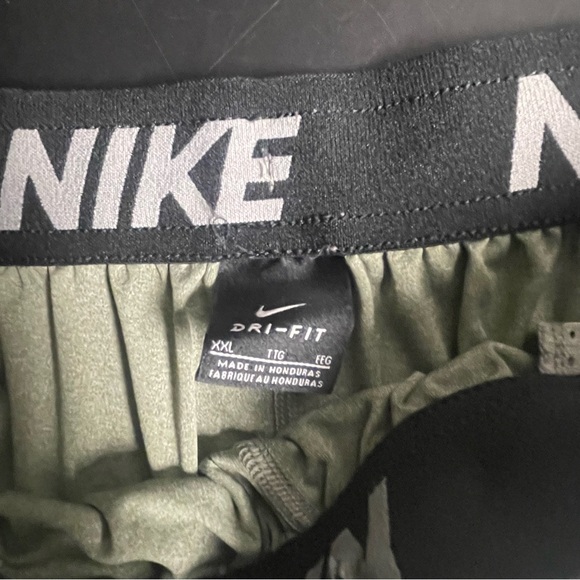 Nike Gray‎ Athletic Shorts - Picture 4 of 4